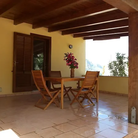 Casa Claudia Apartment *