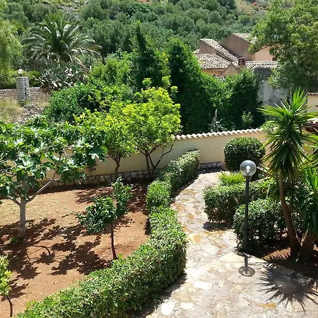 Casa Claudia Apartment *